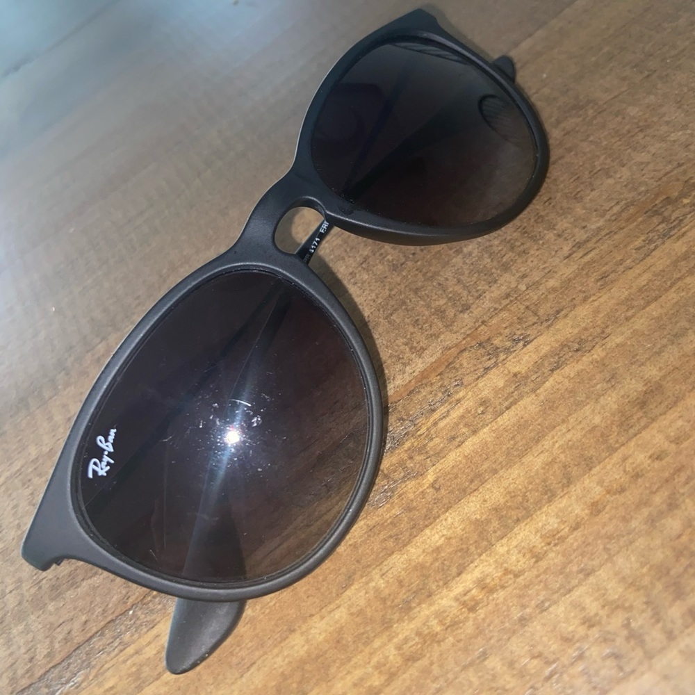 Sleek Black Ray Bans